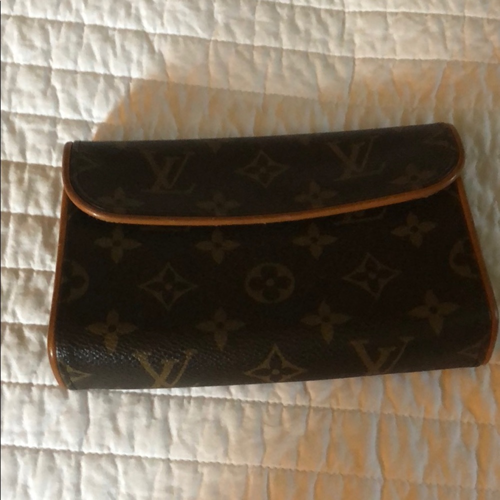 Louis Vuitton Florentine pouchette